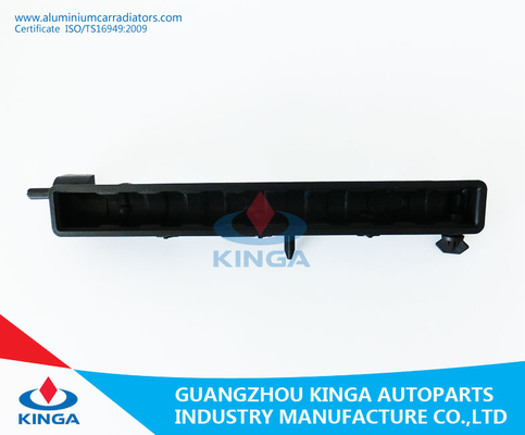Carro armato di plastica dell'entrata del carro armato 17700-56B01radiator del radiatore di Suzuki Vitara'88-97 TD01 fornitore