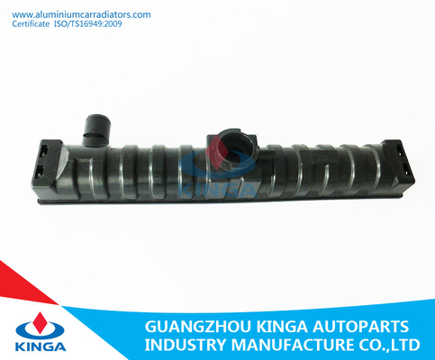 Carro armato di plastica dell'entrata del radiatore di Mt della raccolta di Nissan nel colore nero per la sostituzione fornitore