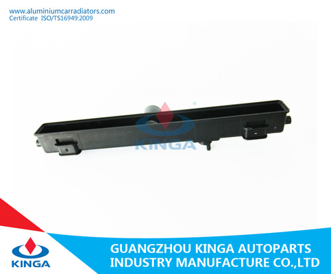 Carro armato della cima del radiatore di Suzuki Perkins in plastica per Replacment PA66+GF30 fornitore