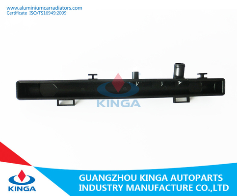 Carro armato di plastica dell'estremità del radiatore per il radiatore della riparazione di plastica 2012 del radiatore del carro armato di Suzuki Tiger Mt fornitore