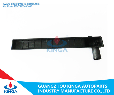 Sostituisca il carro armato di plastica del radiatore nero per il carro armato di plastica del lato del radiatore della riparazione di TATA 3516 fornitore