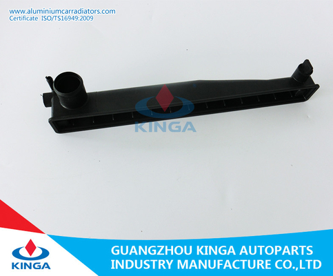Carro armato di plastica del radiatore per l'OEM 45199-AA180 del materiale PA66 di LEGACY'90-91 BC5 fornitore
