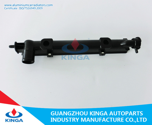 Carro armato di plastica del radiatore di acqua del sistema di raffreddamento dei ricambi auto per Subaru LEGACY'97-98 RHD fornitore