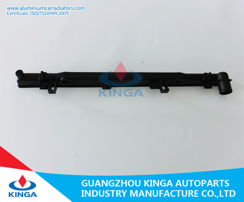 6*717 millimetro carro armato di plastica dell'estremità del radiatore PA66 + GF30 per Subaru Impreza 08-12 a fornitore