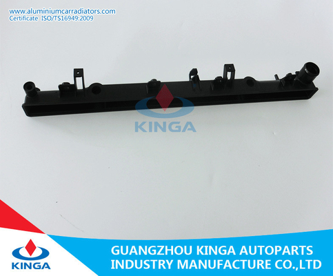 Carro armato di plastica del radiatore dell'OEM 45119-SC020 per Subaru Forester'09- al radiatore fornitore