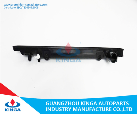 Carro armato di plastica 7*620MM del lato del radiatore di riparazione dell'OEM MB890955 per V46'93-98 A fornitore