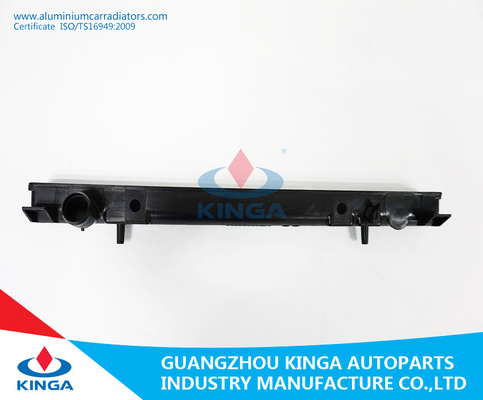 Mitsubishi astuto 2007 soleggiato al carro armato di plastica del radiatore automatico/carro armato del radiatore parte fornitore