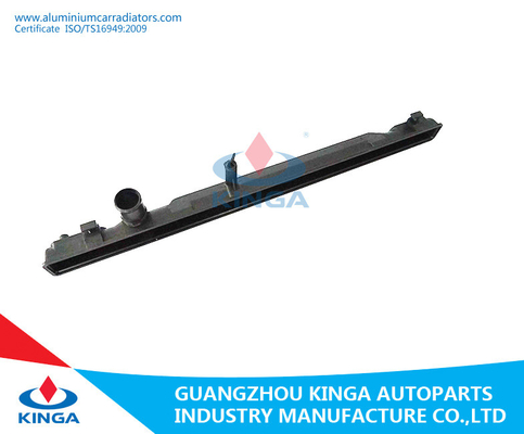 Riparazione di plastica del carro armato del radiatore per uso durevole di TOYOTA CROWN'06 UZS186 fornitore