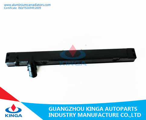 LANDCRUISER'09 UZJ200 ALL'OEM di plastica di riparazione del carro armato del radiatore 16400-53081 fornitore